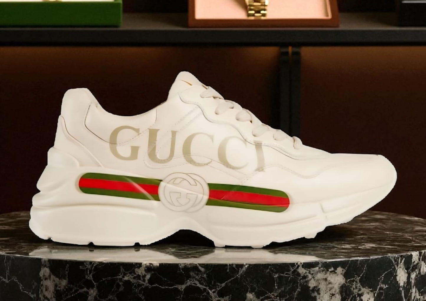 Sneaker Rhyton donna in pelle con logo Gucci