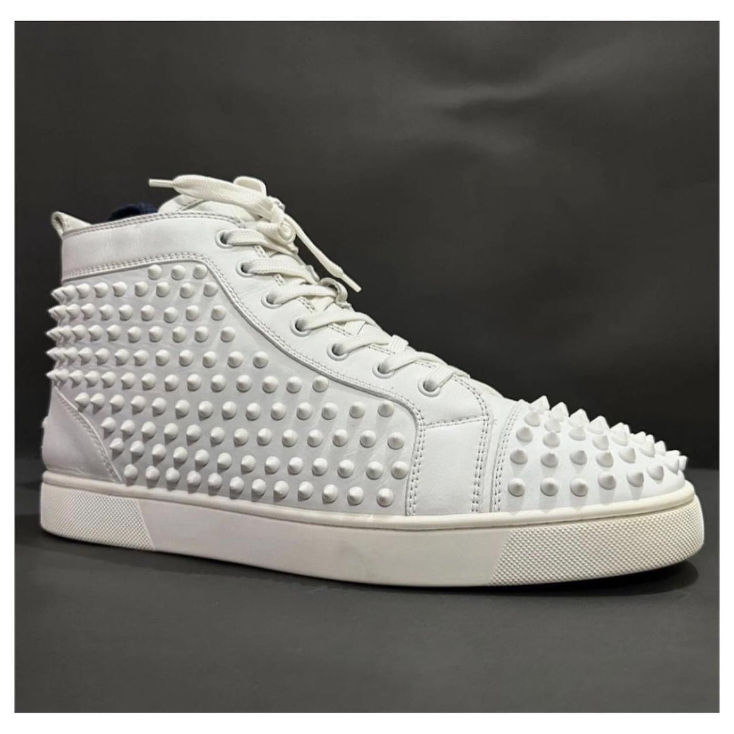 Christian Louboutin - Scarpe da ginnastica alte Louis Spikes in pelle bianca, Da Uomo